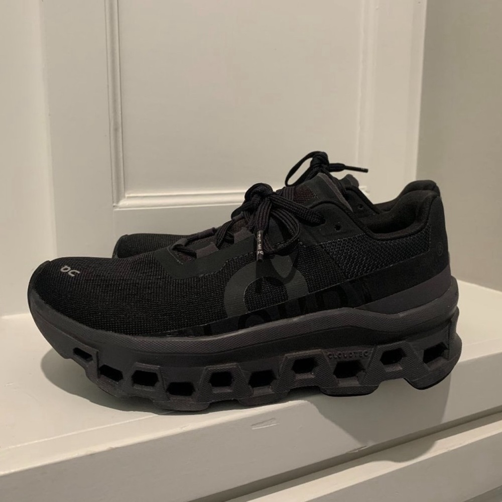 ON Running Cloud Monster